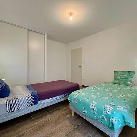 Hébergement de vacances Ravissante Maison A Wifi & Clim *